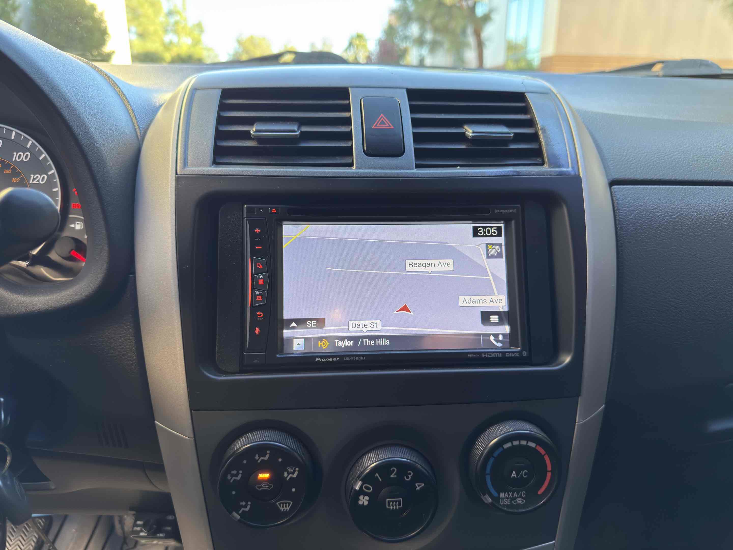 Used 2010 Toyota Corolla XRS image 38