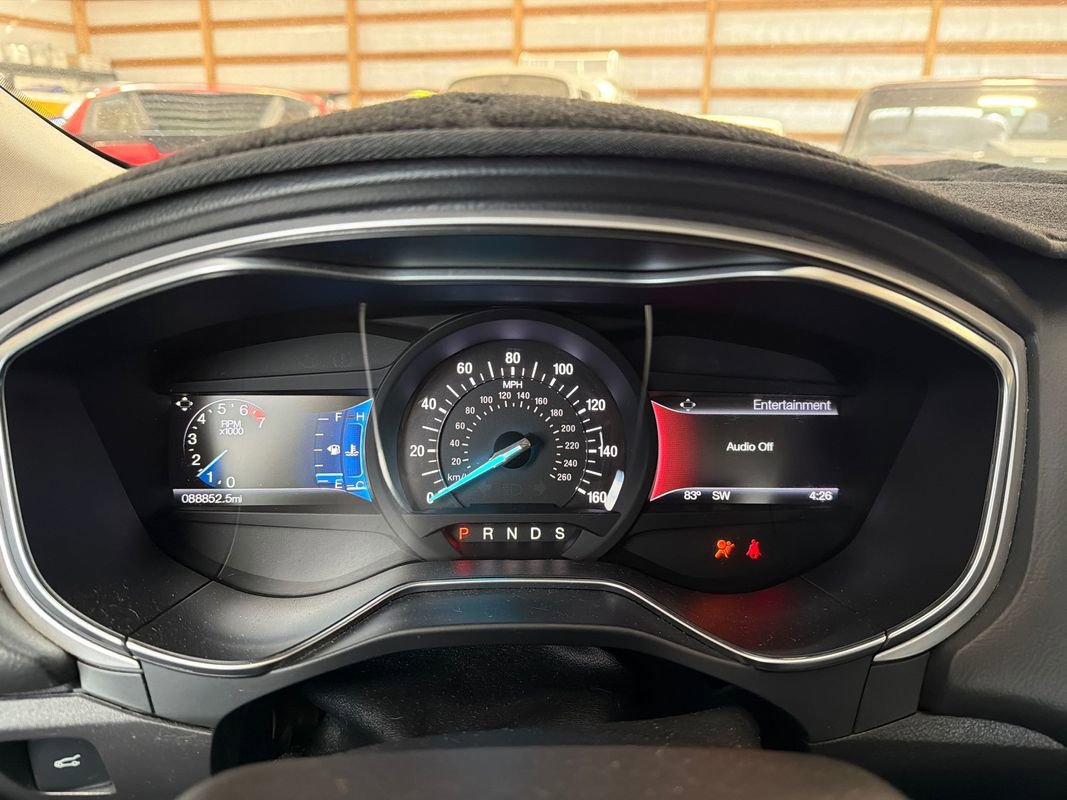 Used 2016 Ford Fusion SE FWD image 14