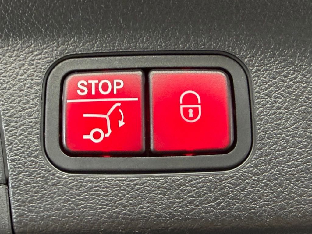 Used 2023 Mercedes-Benz GLS 450 4MATIC image 14