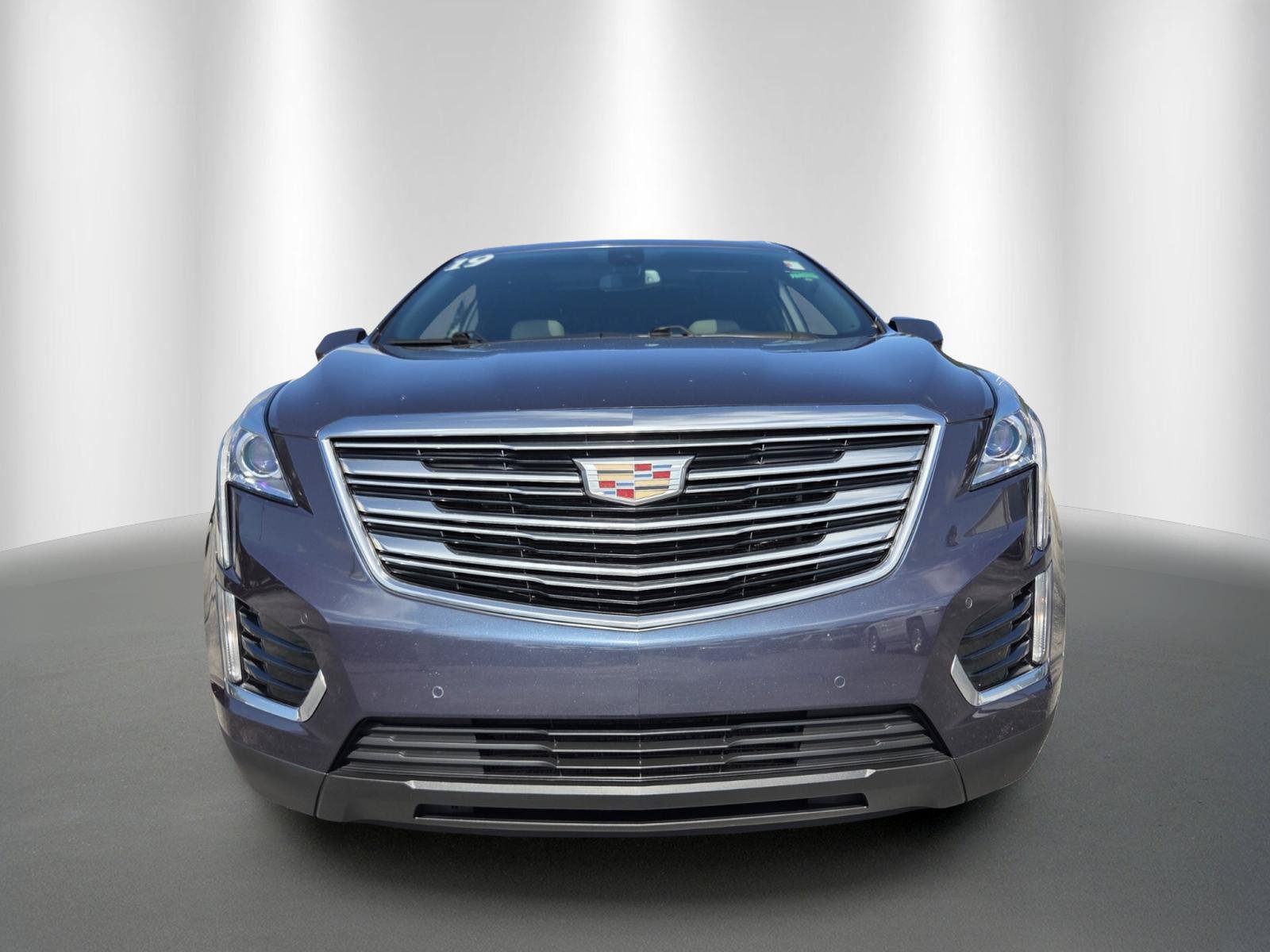 Used 2019 Cadillac XT5 Luxury FWD image 2