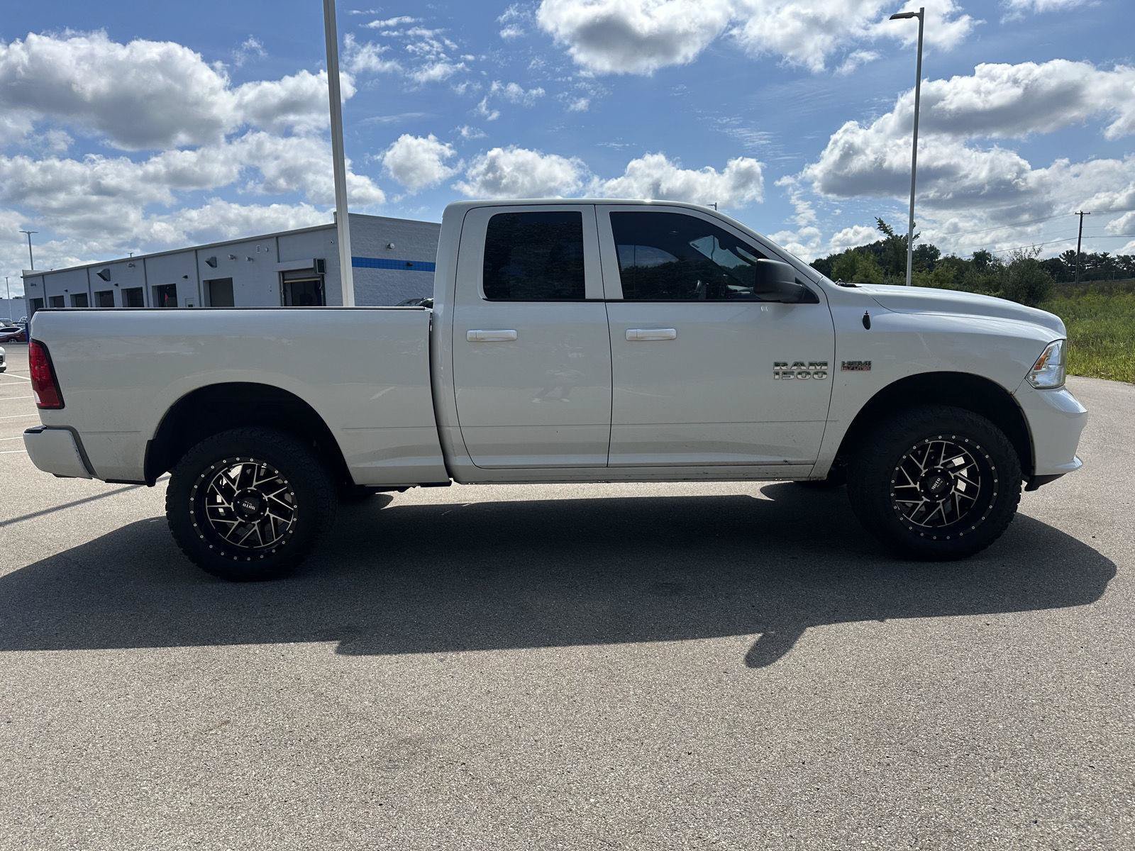 Used 2018 RAM 1500 Express w/ Express Value Package AWD/4WD image 4