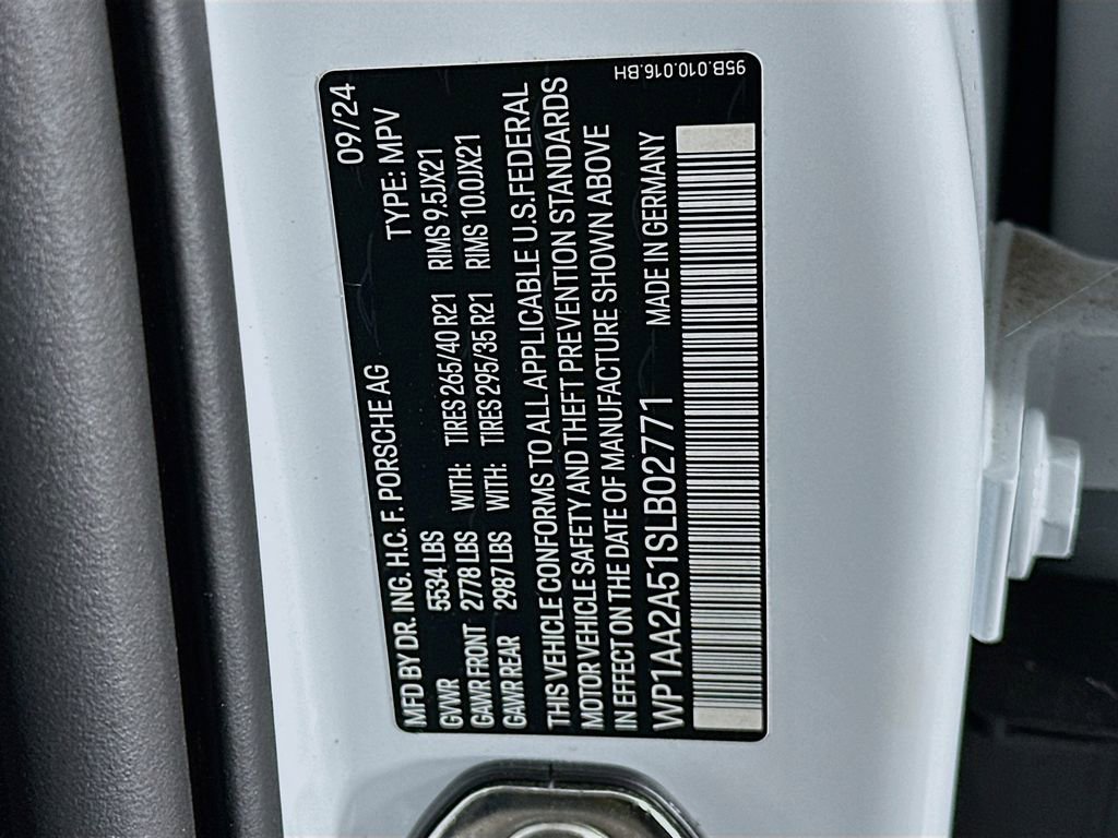 New 2025 Porsche Macan image 35