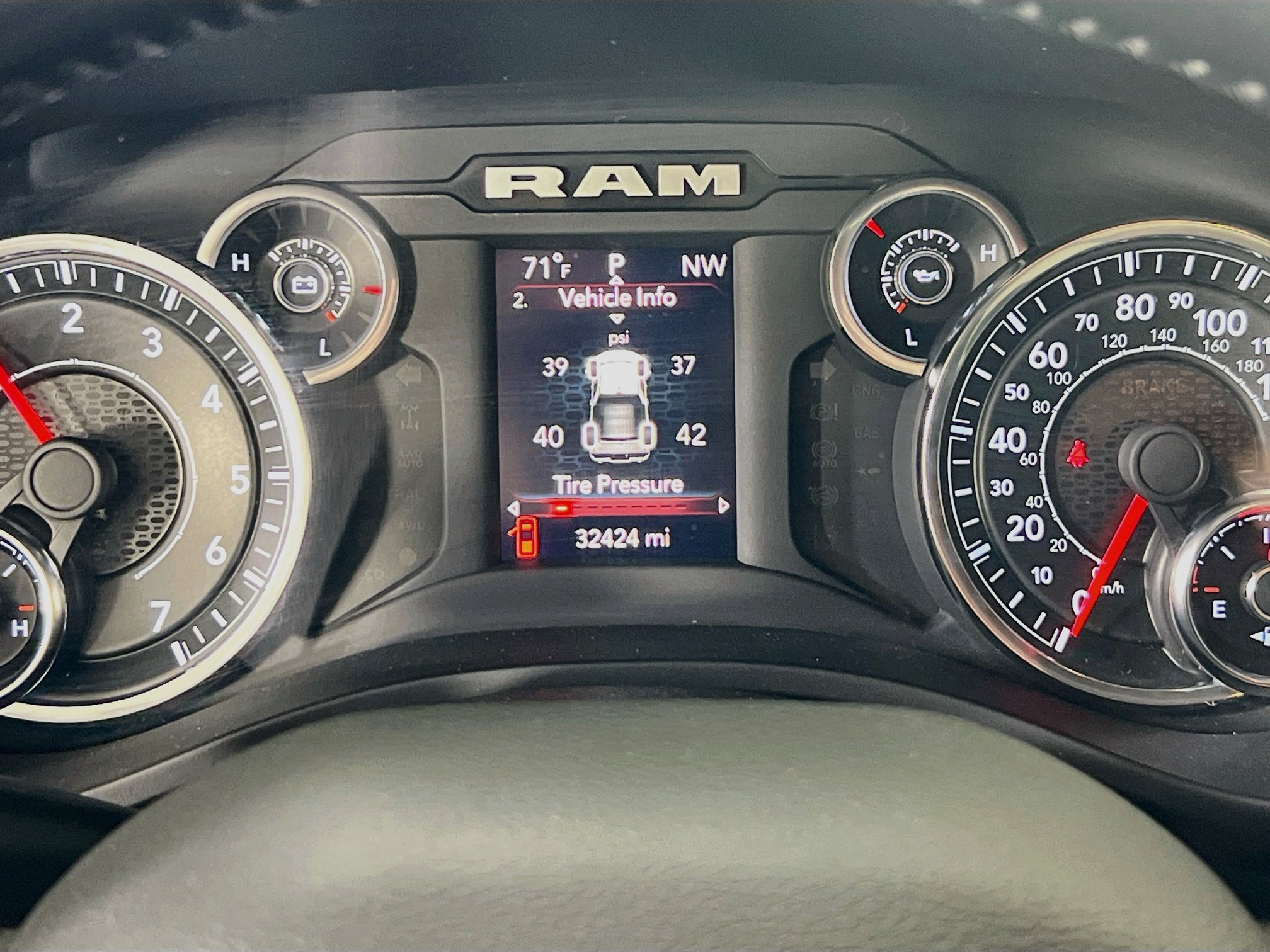 Used 2023 RAM 1500 Big Horn AWD/4WD image 12