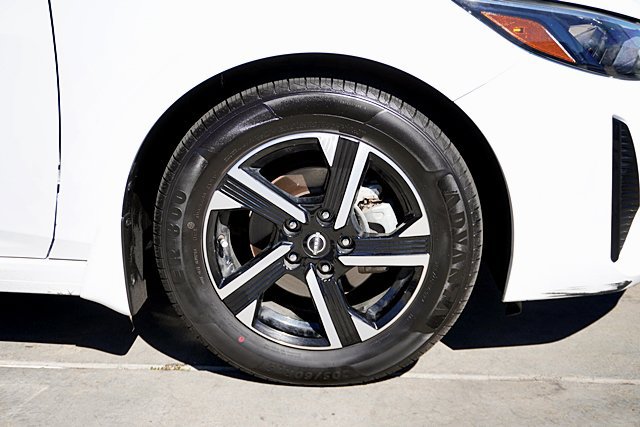 Used 2024 Nissan Sentra SV FWD image 14
