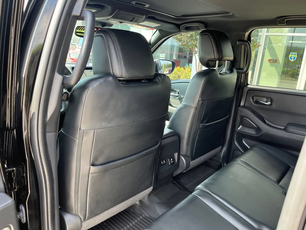 Used 2022 Nissan Frontier PRO-4X w/ Pro-4X Premium Package AWD/4WD image 17