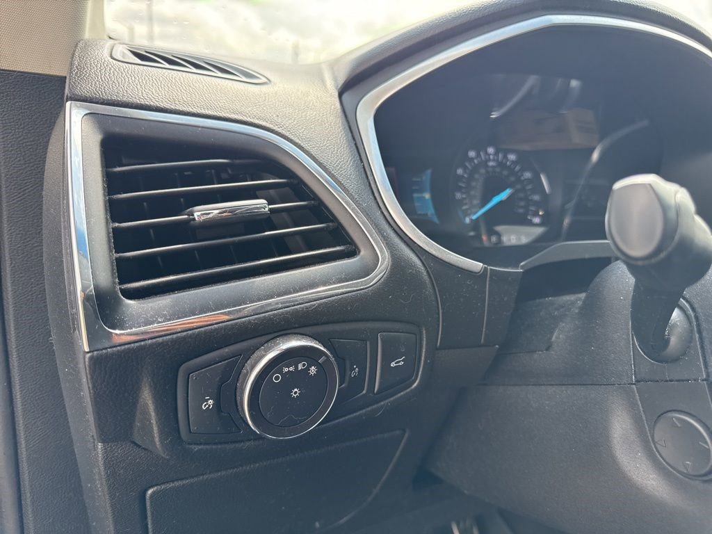 Used 2018 Ford Edge Sport w/ Technology Package image 14