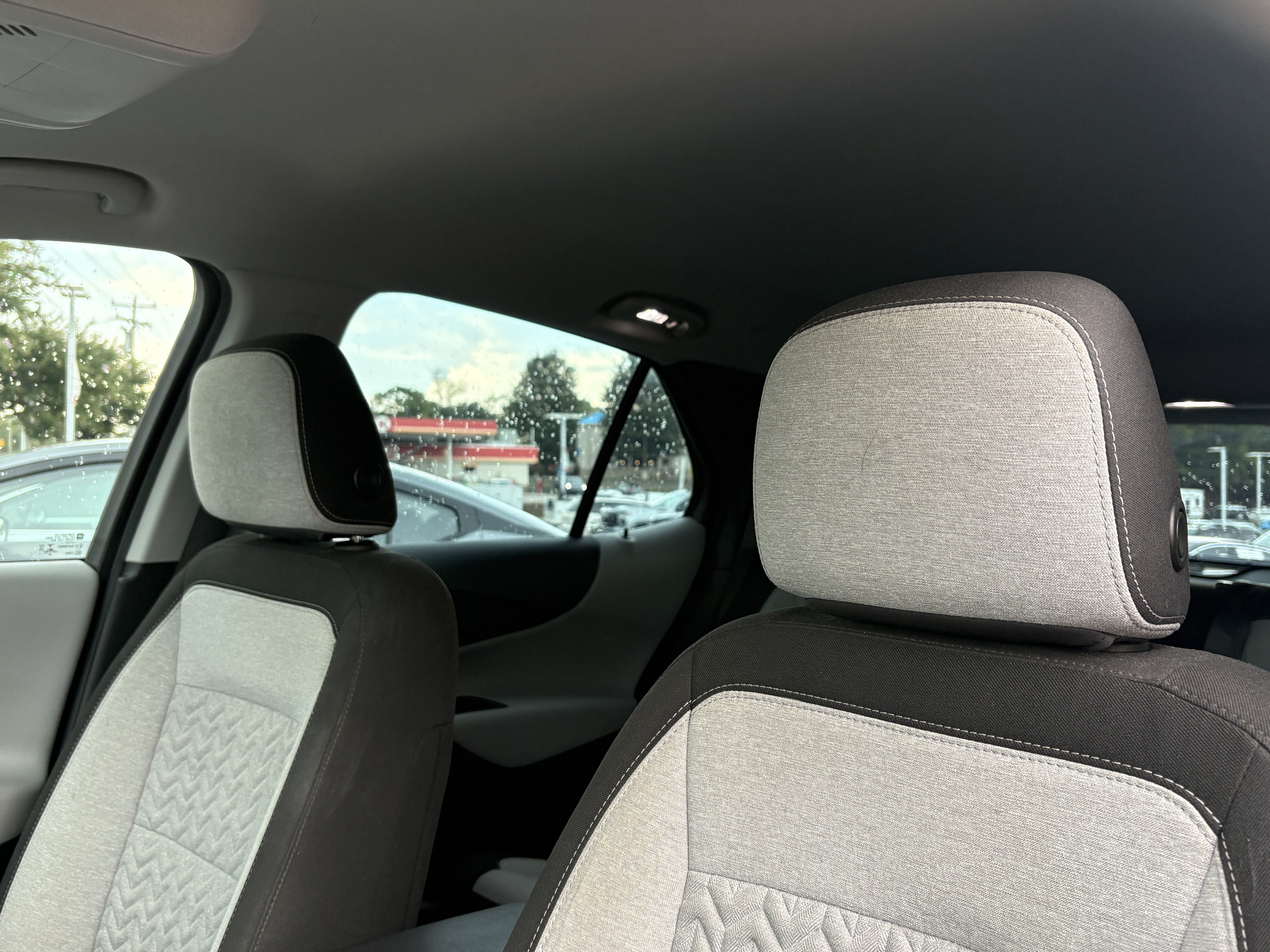 Used 2023 Chevrolet Equinox LS w/ Midnight Edition FWD image 16