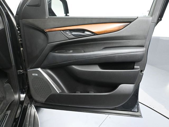 Used 2017 Cadillac Escalade ESV Luxury image 47