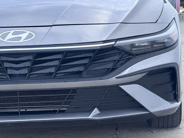 Used 2025 Hyundai Elantra SE image 7