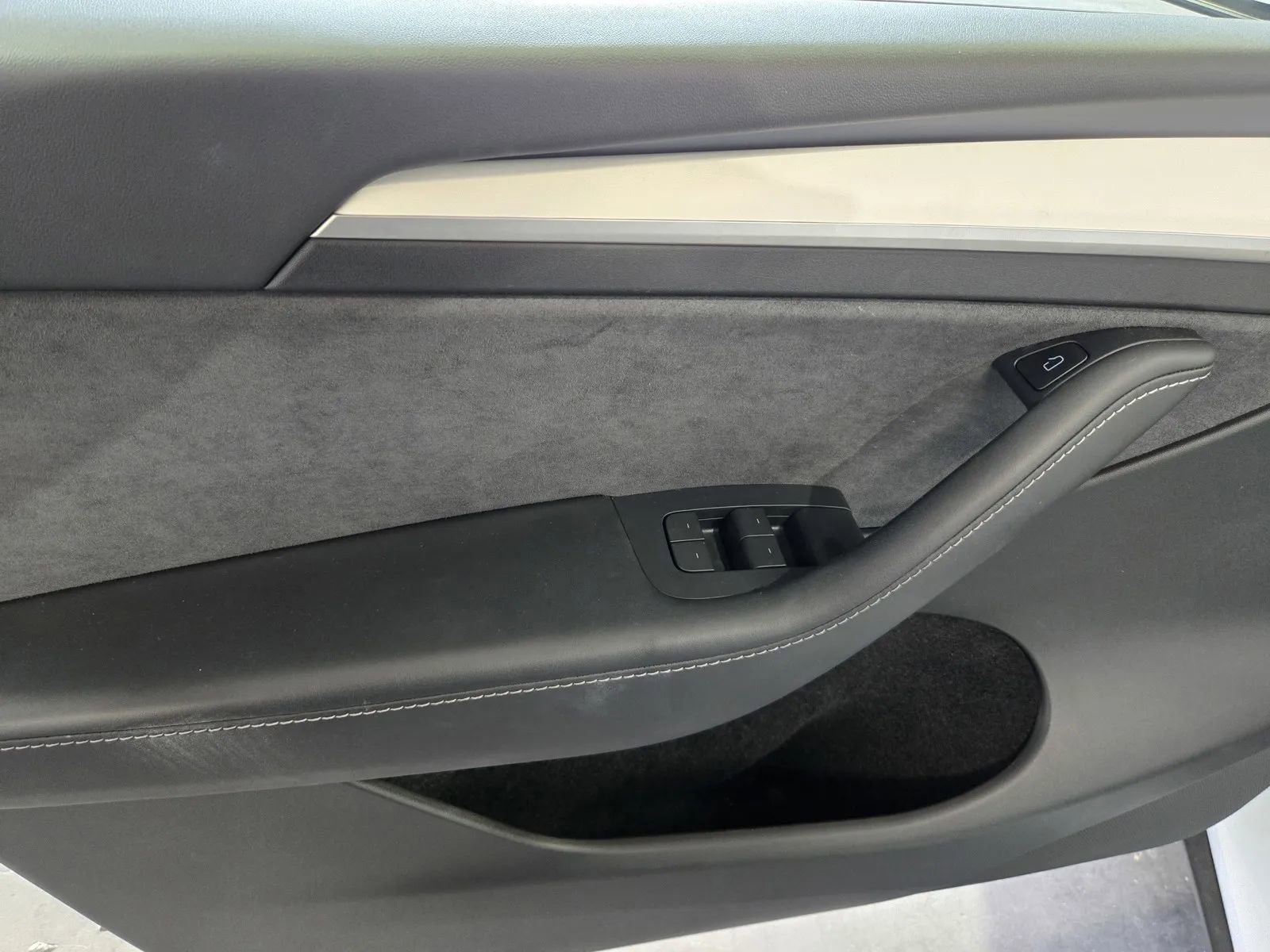 Used 2023 Tesla Model Y Long Range image 13