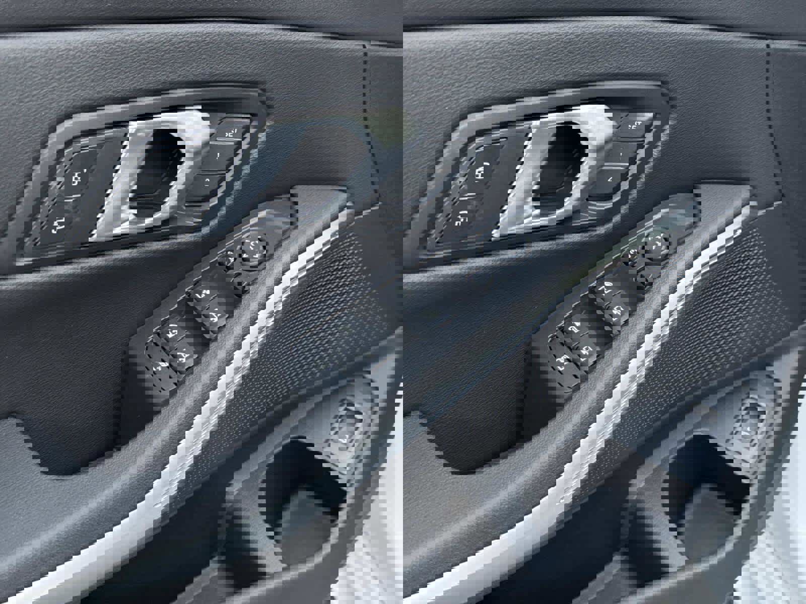 New 2025 BMW 330i xDrive 330i xDrive w/ M Sport Package image 18