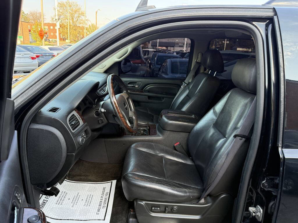 Used 2011 GMC Yukon Denali image 12