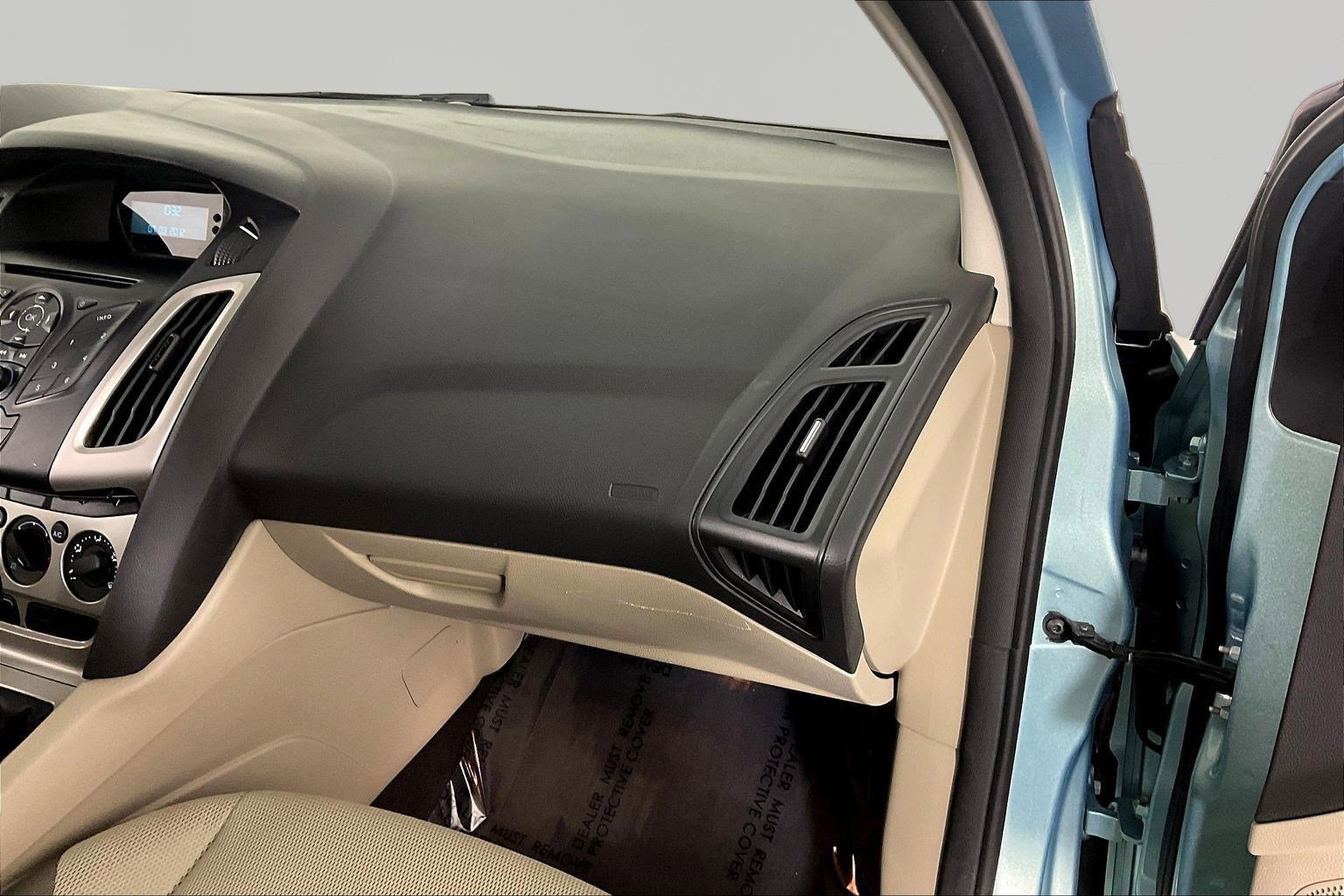 Used 2012 Ford Focus SE FWD image 24