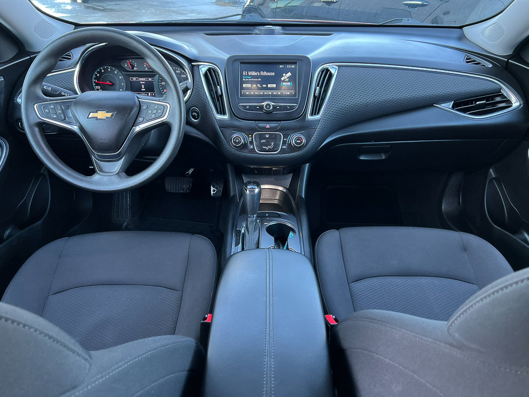 Used 2018 Chevrolet Malibu LT image 26