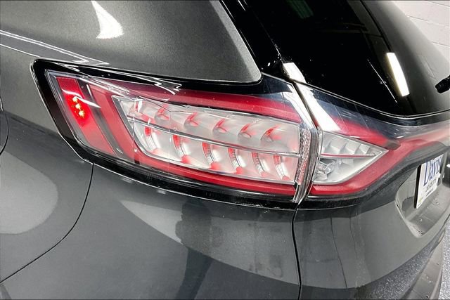 Used 2017 Ford Edge SEL image 20