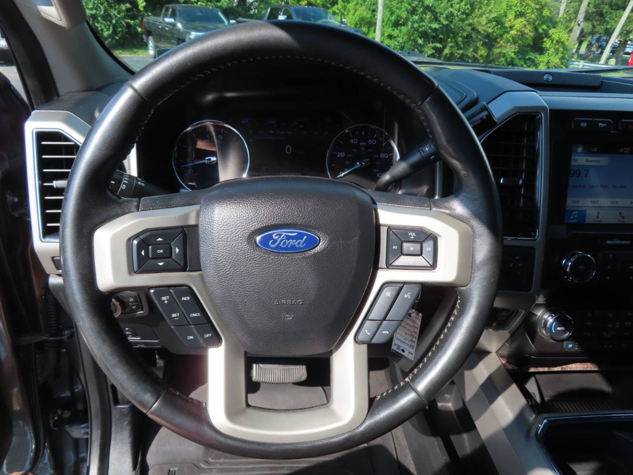 Used 2019 Ford F350 Lariat w/ Lariat Value Package AWD/4WD image 35