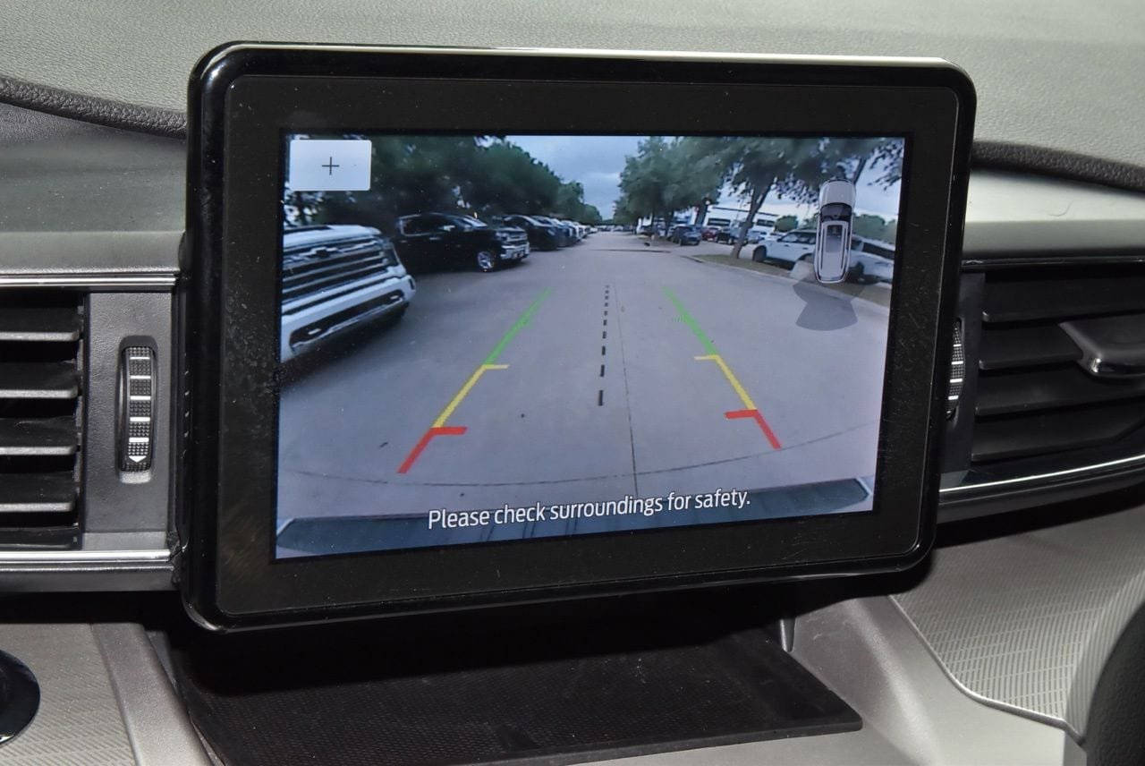 Used 2023 Ford Explorer XLT w/ Equipment Group 202A RWD image 29