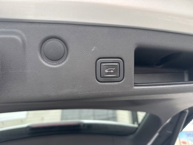 Used 2020 Chevrolet Equinox LT image 30