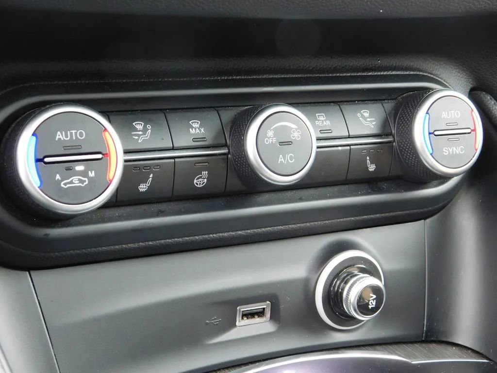 Used 2023 Alfa Romeo Stelvio Ti image 22