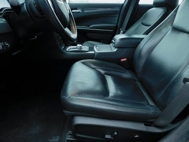 Used 2021 Chrysler 300 Touring L image 5