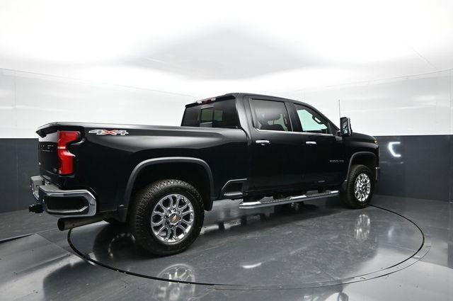 Used 2025 Chevrolet Silverado 2500 LTZ w/ LTZ Convenience Package AWD/4WD image 7