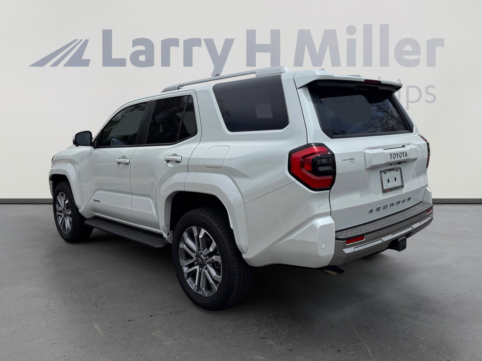 Certified 2025 Toyota 4Runner Limited AWD/4WD image 3