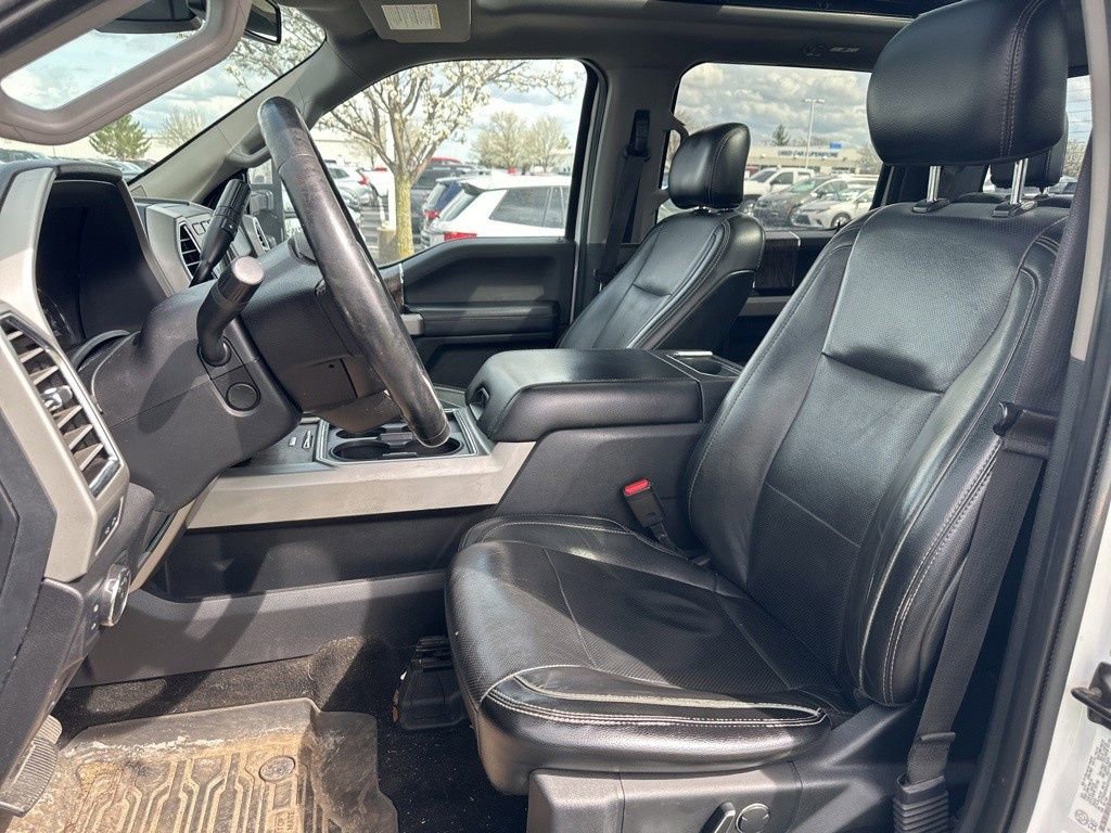 Used 2017 Ford F250 Lariat w/ Lariat Ultimate Package AWD/4WD image 17