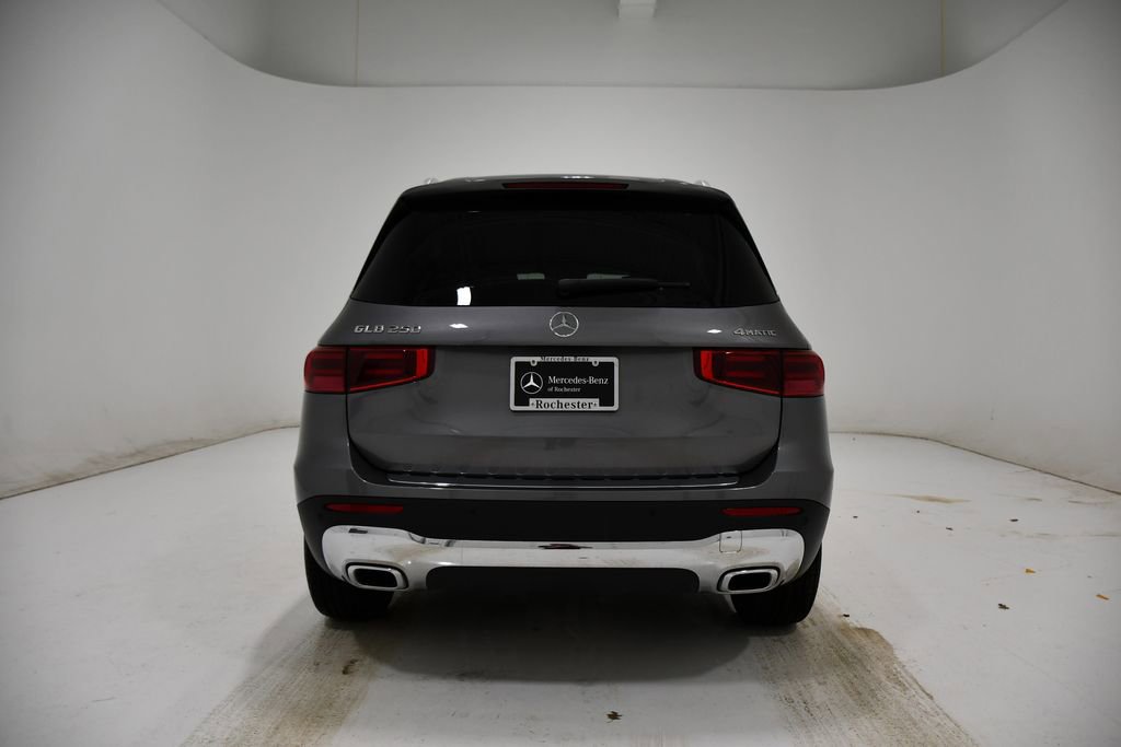 New 2026 Mercedes-Benz GLB 250 4MATIC image 4