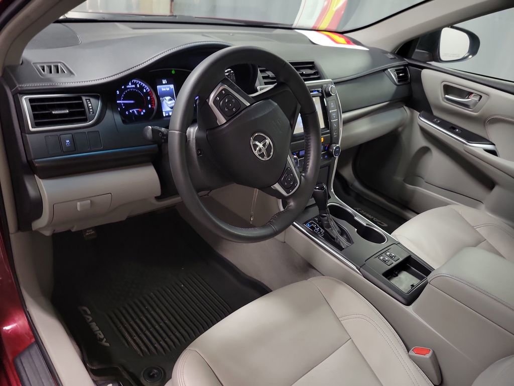 Used 2017 Toyota Camry XLE FWD image 14