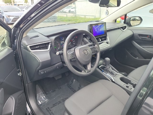 Used 2025 Toyota Corolla LE w/ LE Premium Package FWD image 10