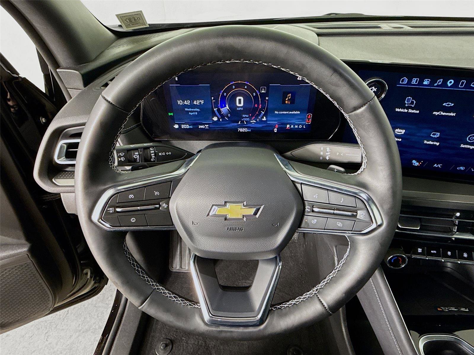 Used 2025 Chevrolet Traverse LT w/ Driver Confidence Package image 13