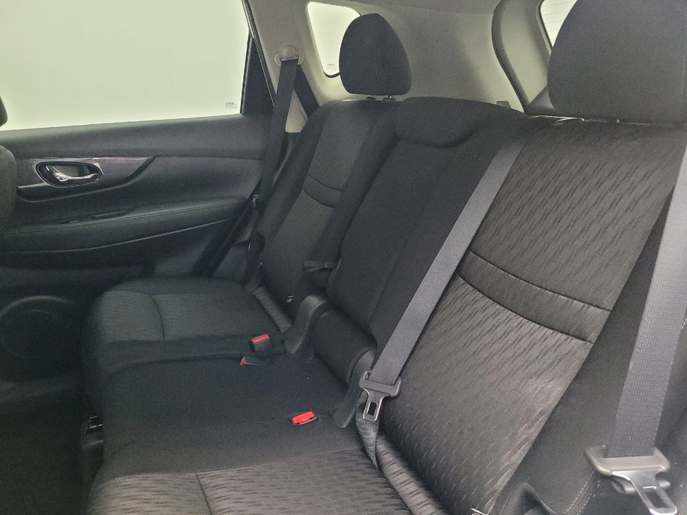 Used 2017 Nissan Rogue SV FWD image 18