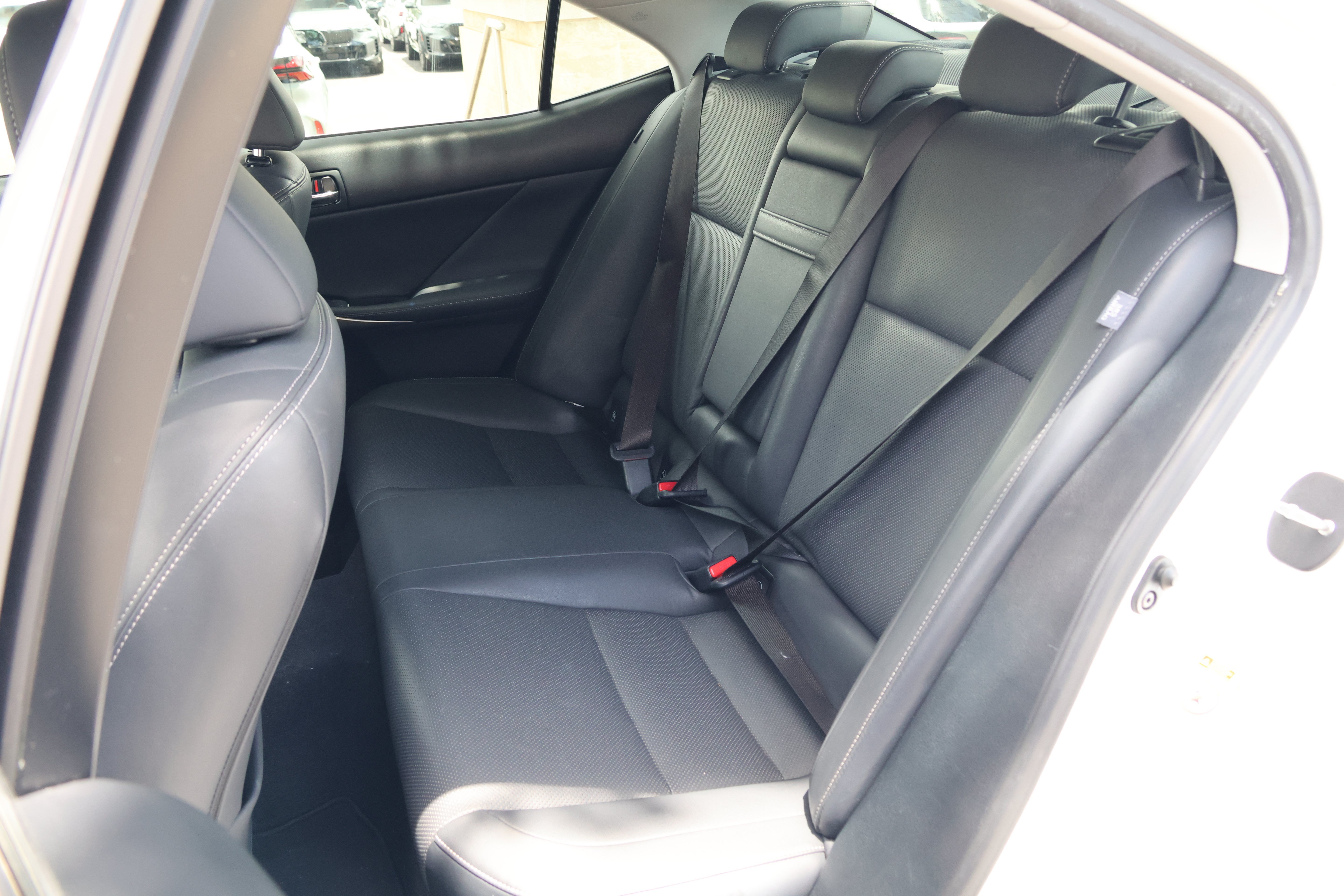 Used 2015 Lexus IS 250 RWD image 34