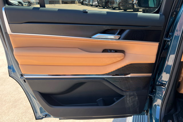 New 2026 Jeep Grand Wagoneer Summit AWD/4WD image 18