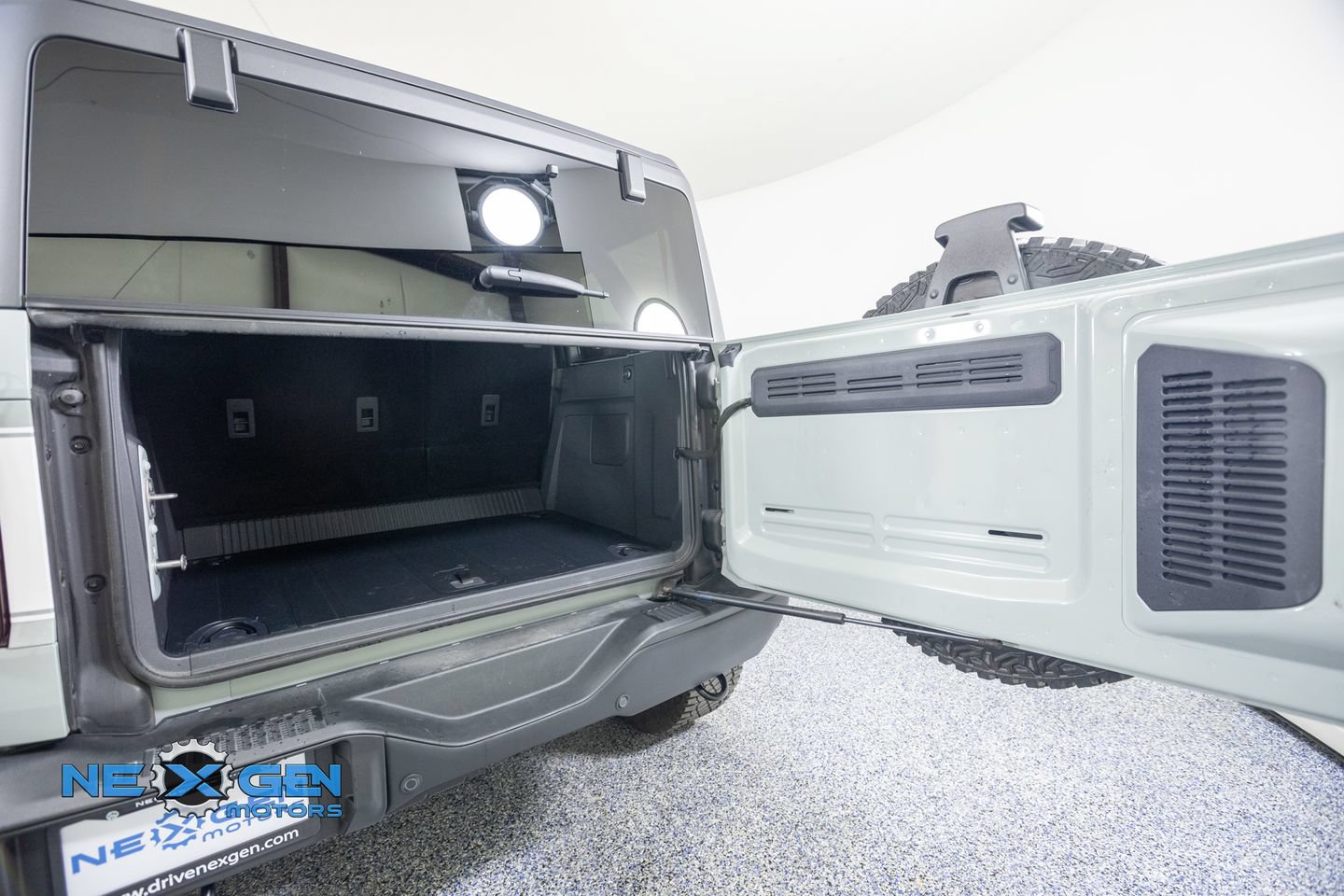 Used 2024 Ford Bronco Badlands AWD/4WD image 36