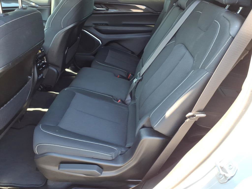 Used 2021 Jeep Grand Cherokee L Laredo w/ Luxury Tech Group I AWD/4WD image 13