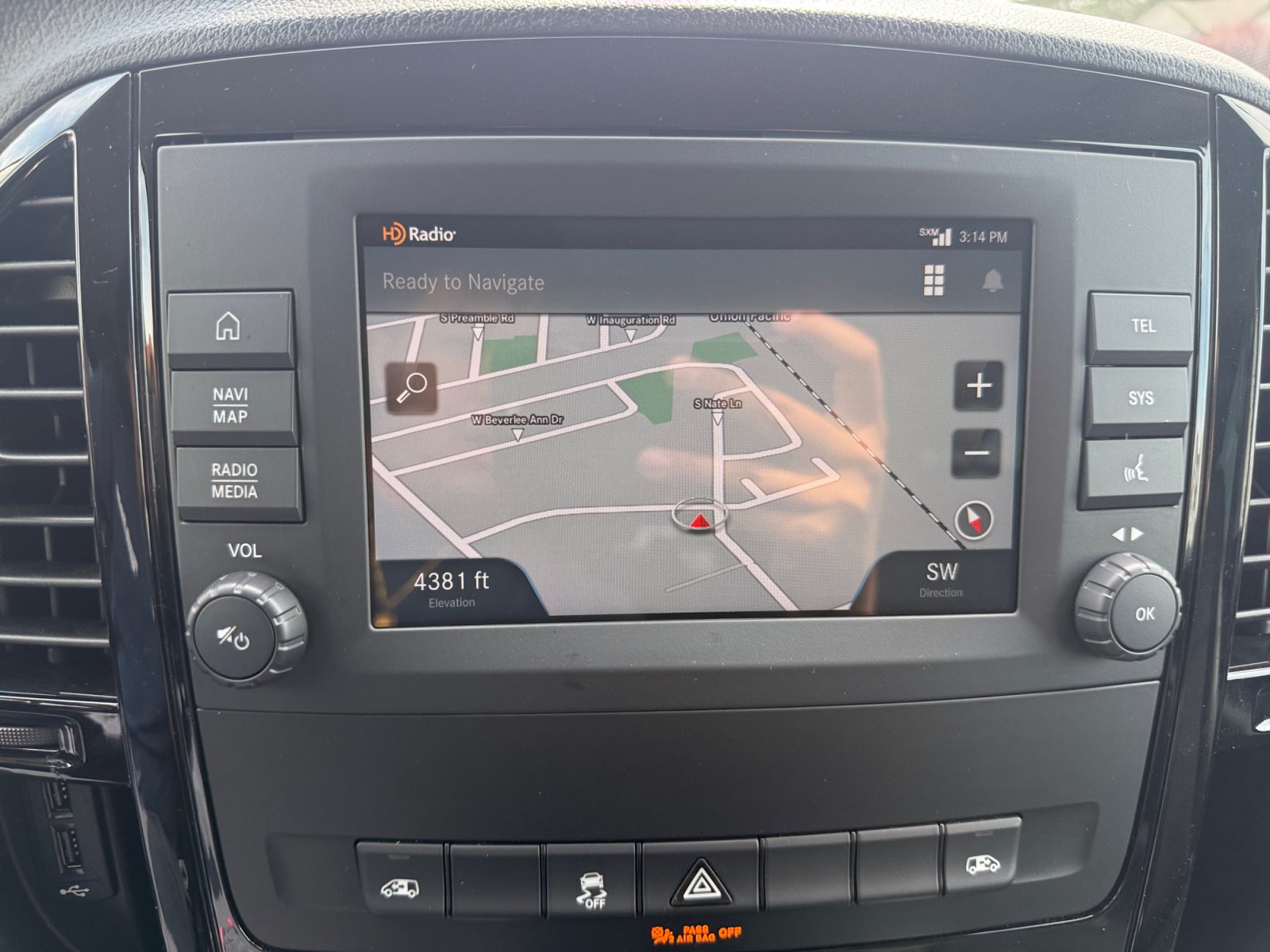 Used 2023 Mercedes-Benz Metris Passenger image 28