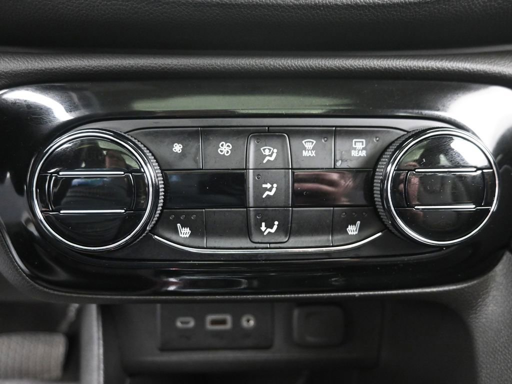 Used 2023 Buick Encore GX Essence w/ Experience Buick Package image 16