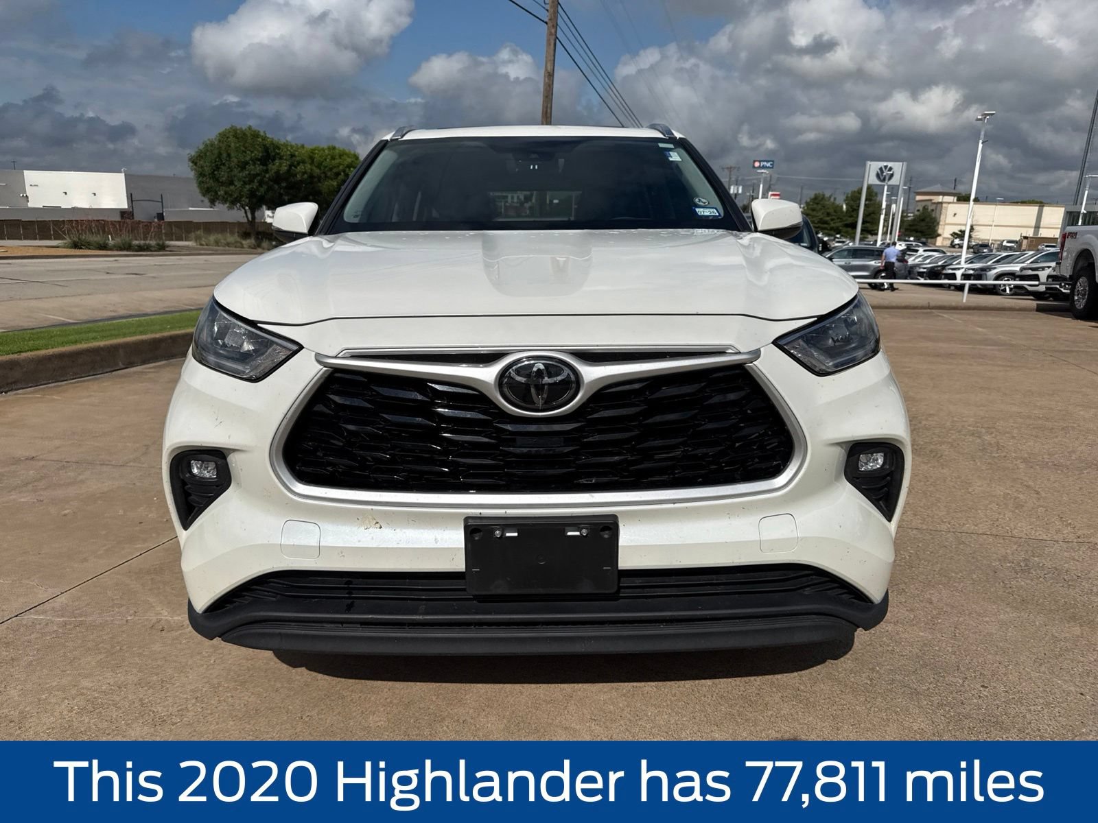 Used 2020 Toyota Highlander XLE AWD/4WD image 2