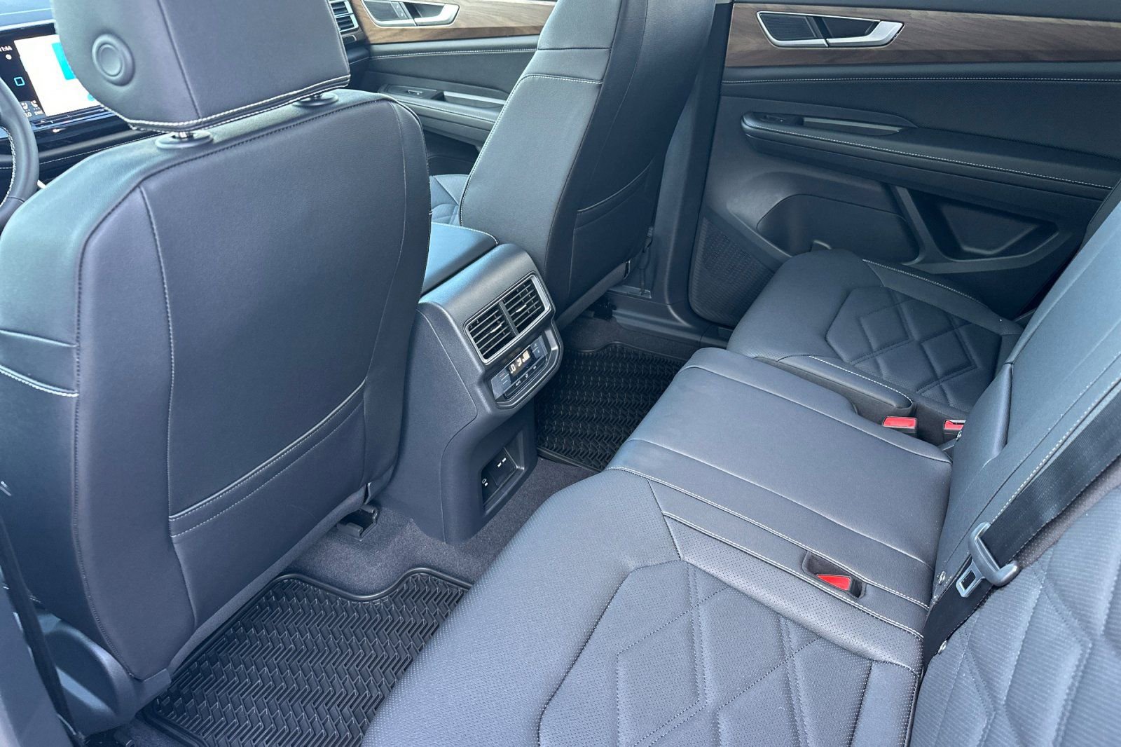 New 2026 Volkswagen Atlas SE image 11