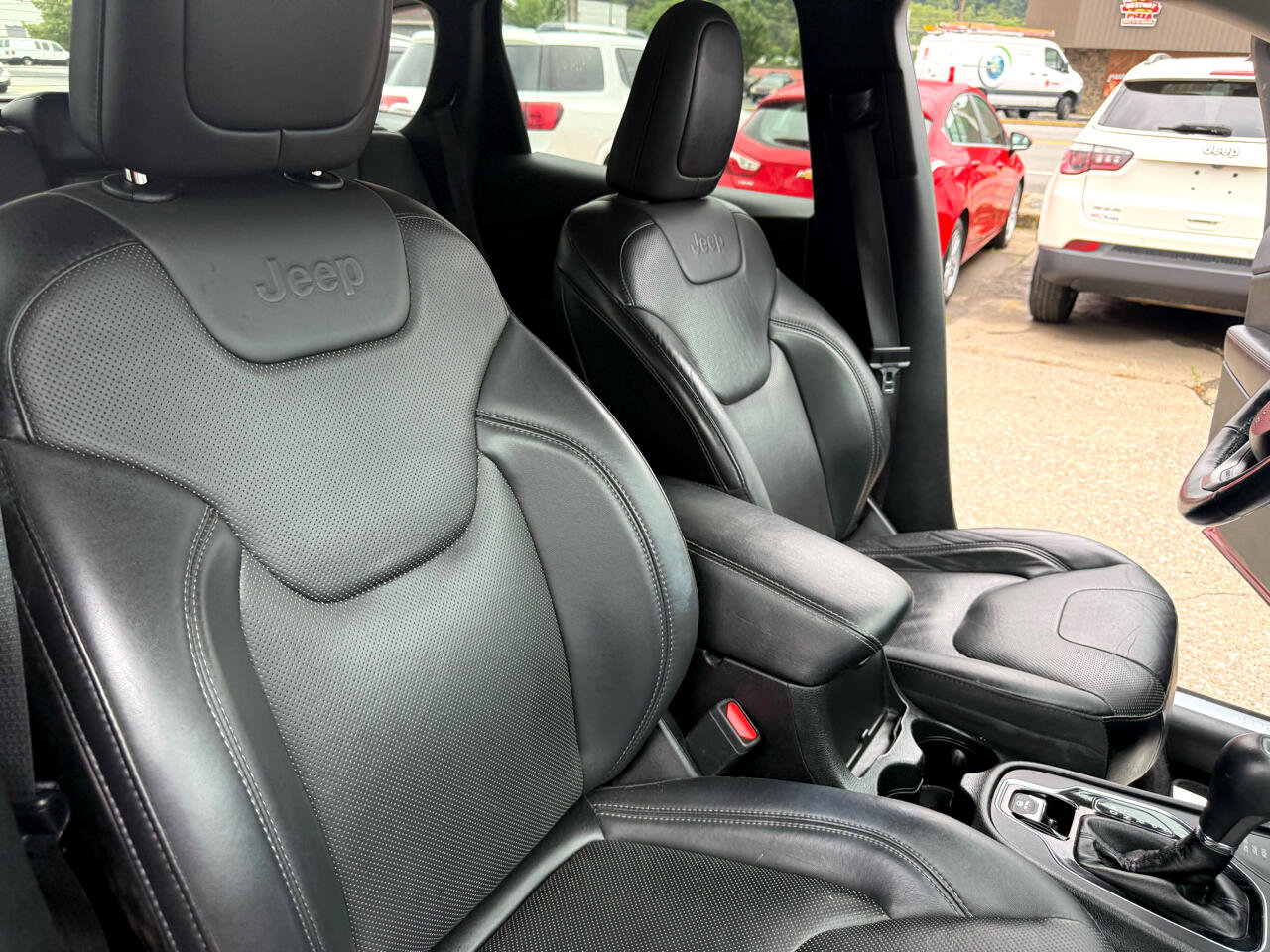 Used 2019 Jeep Cherokee Limited image 53