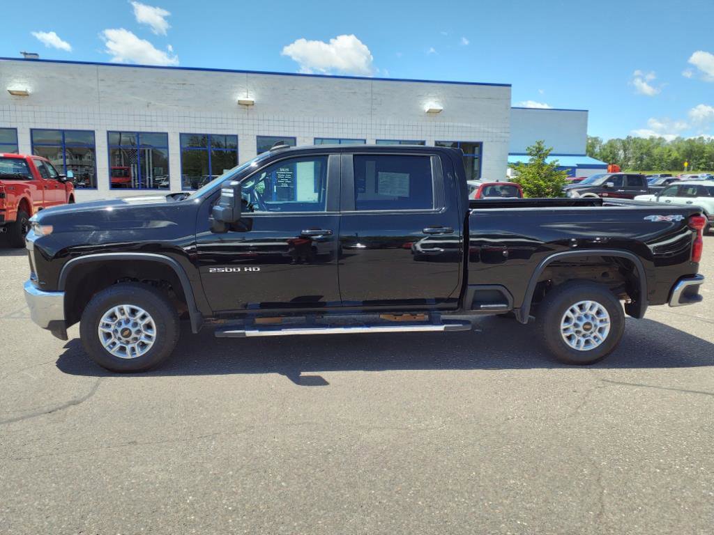 Used 2023 Chevrolet Silverado 2500 LT AWD/4WD image 2