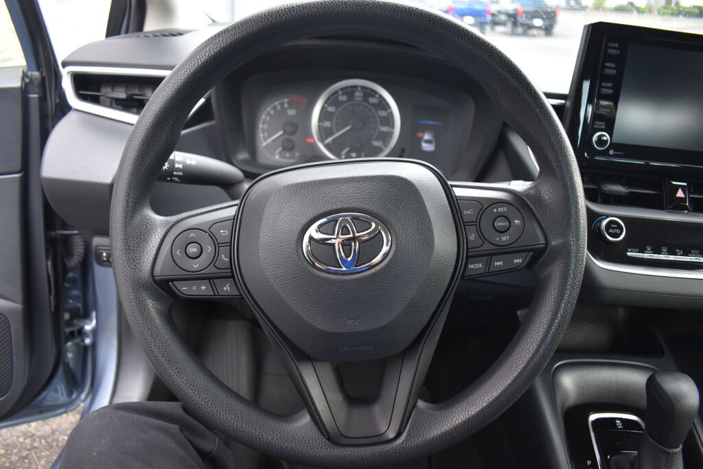 Certified 2022 Toyota Corolla LE FWD image 9