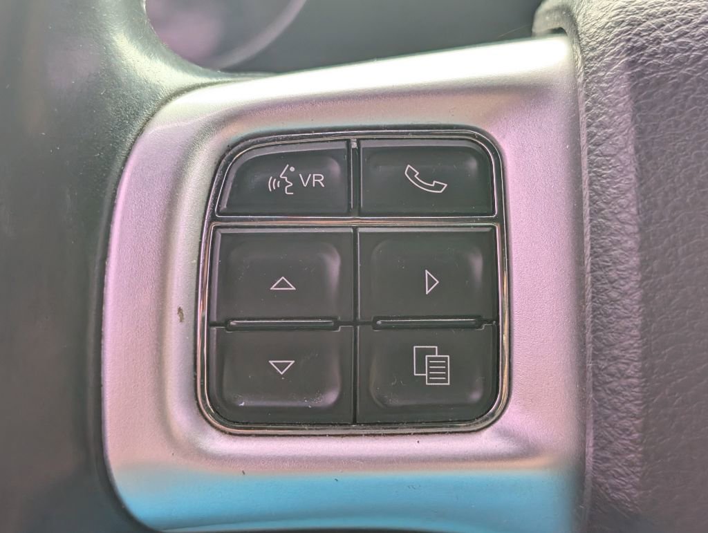 Used 2014 Dodge Challenger R/T image 12