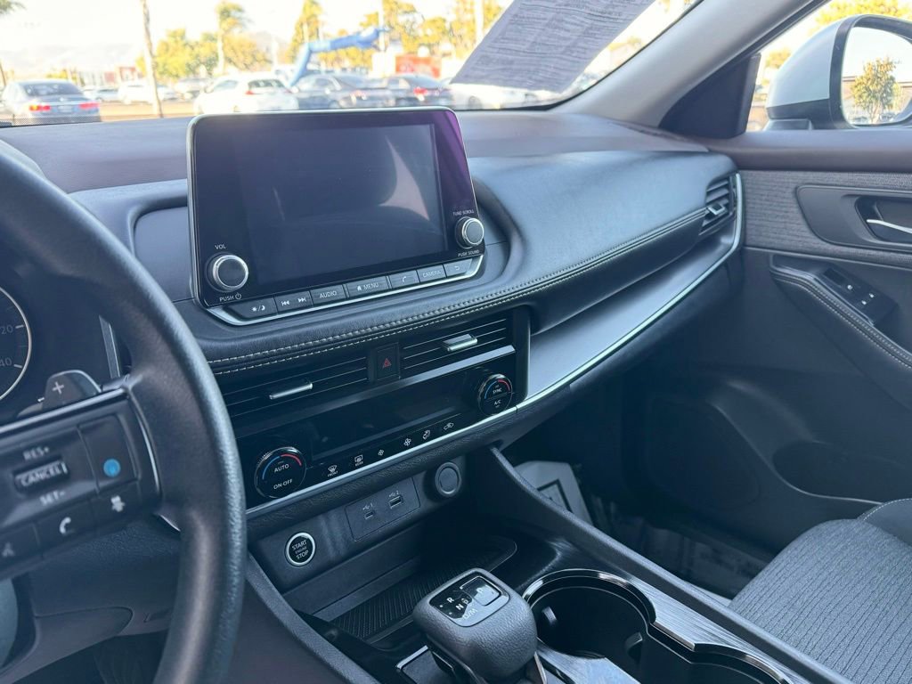 Used 2023 Nissan Rogue SV FWD image 15