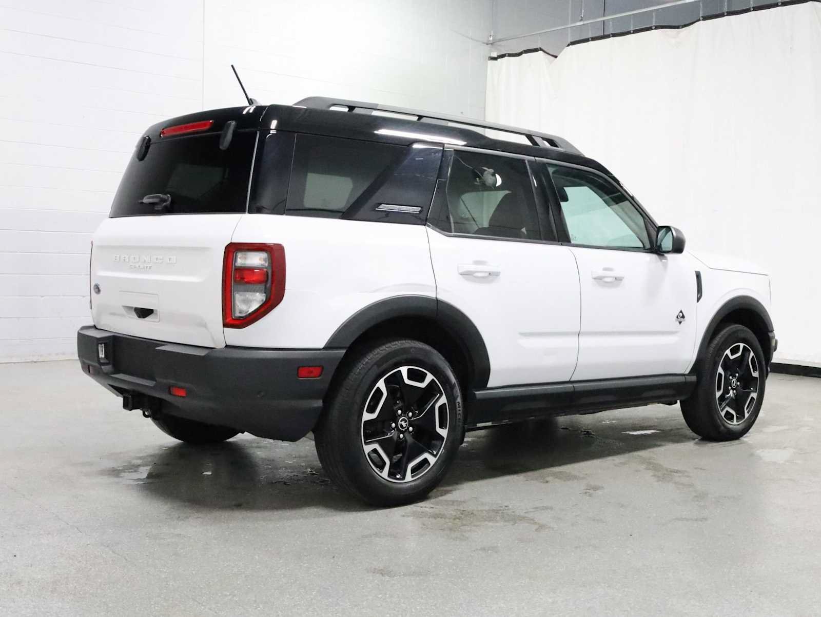 Used 2022 Ford Bronco Sport Outer Banks w/ Tech Package AWD/4WD image 9