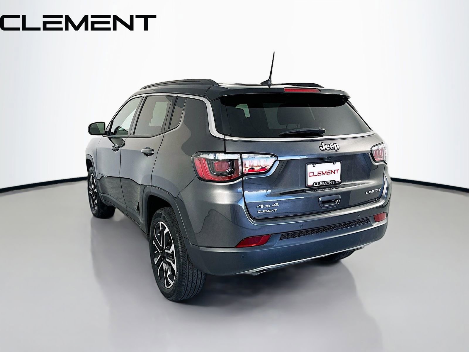 Used 2023 Jeep Compass Limited image 10