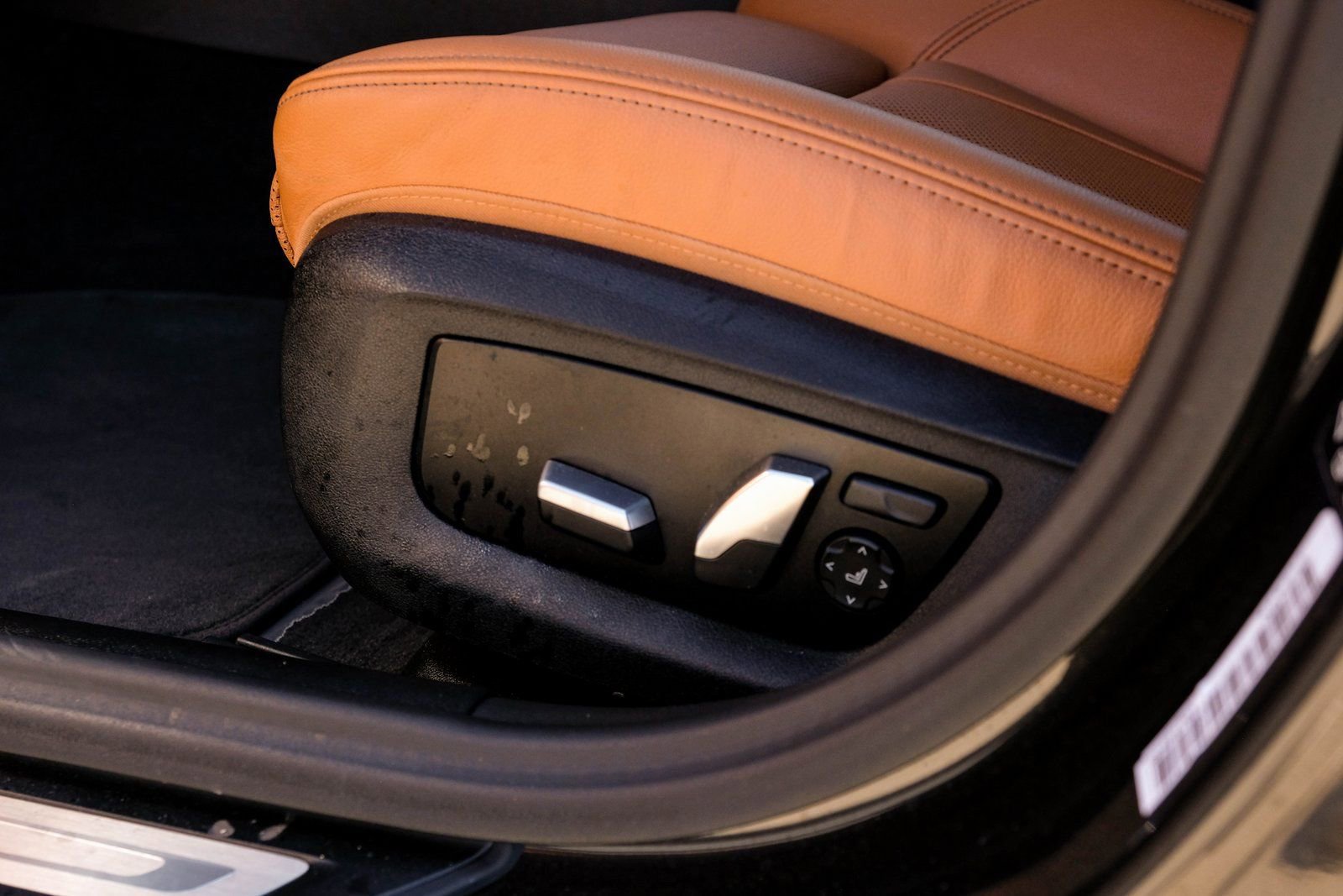 Used 2023 BMW 530i xDrive w/ Executive Package image 41