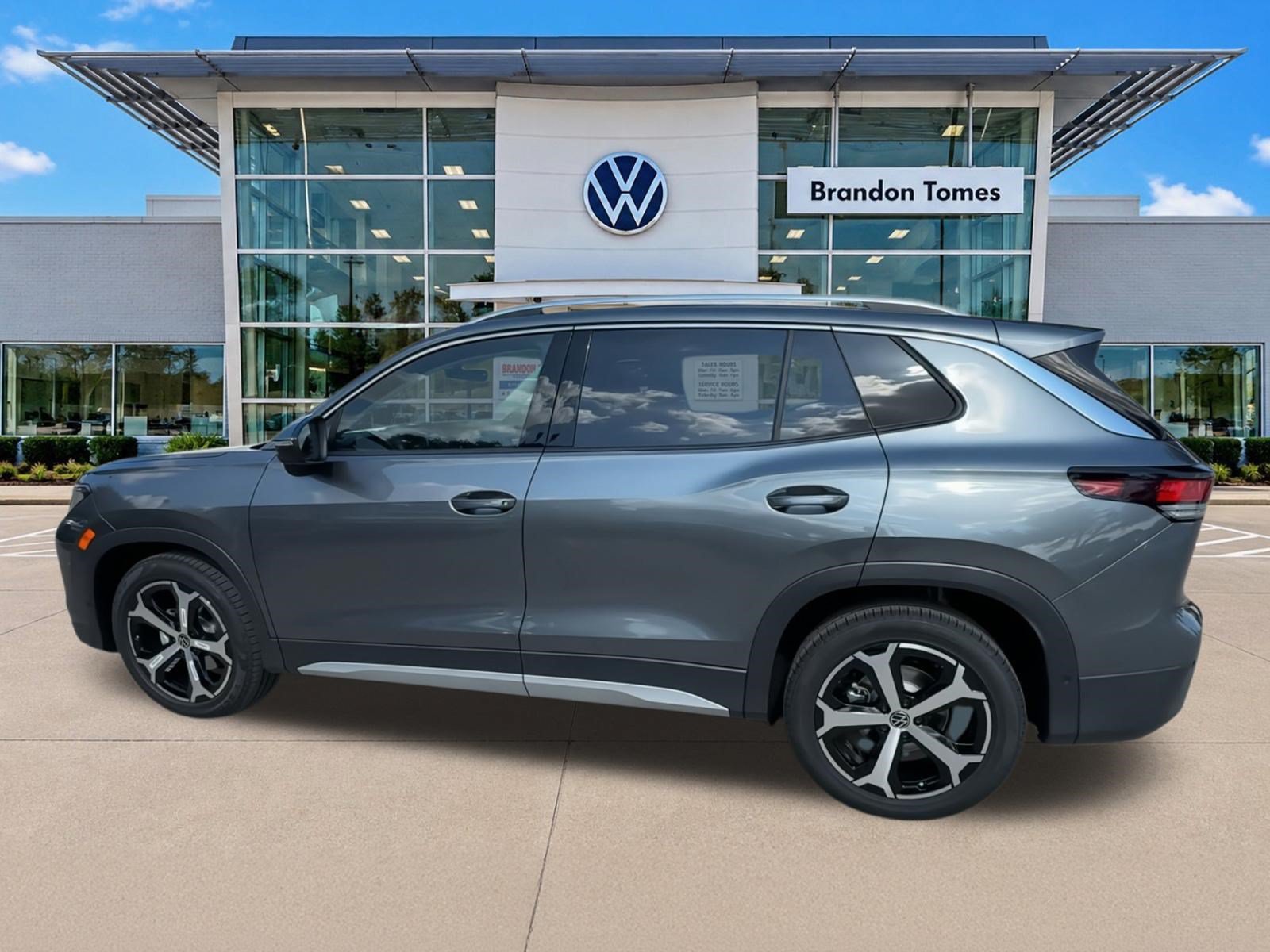 New 2026 Volkswagen Tiguan SE FWD image 6
