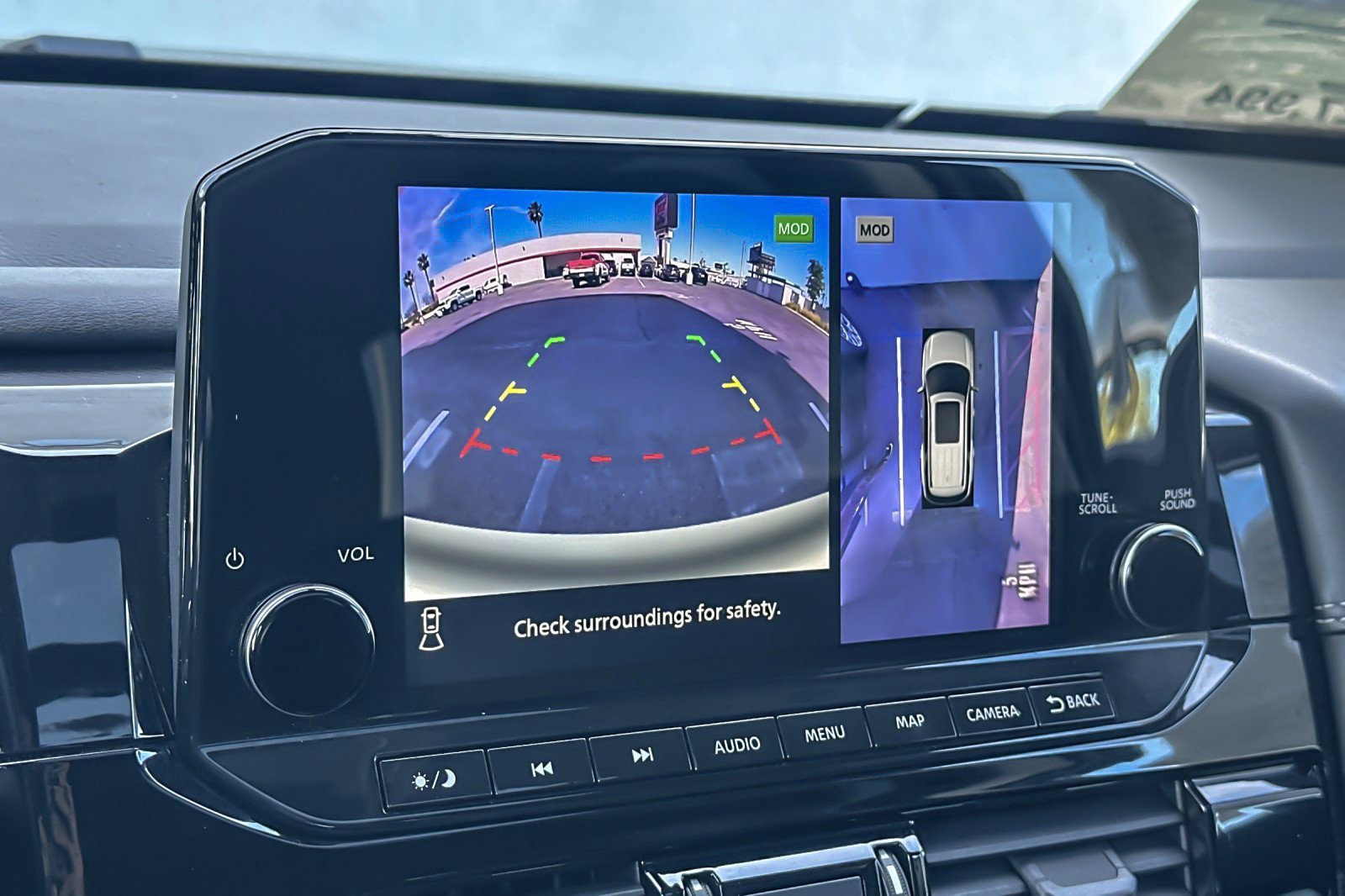 Used 2022 Nissan Pathfinder Platinum w/ Cargo Package image 20